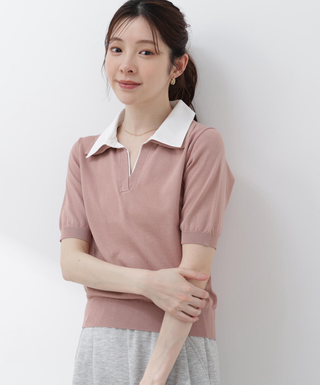 加藤栞さん着用】〈a/mie〉レイヤード風ポロニット | PROPORTION BODY