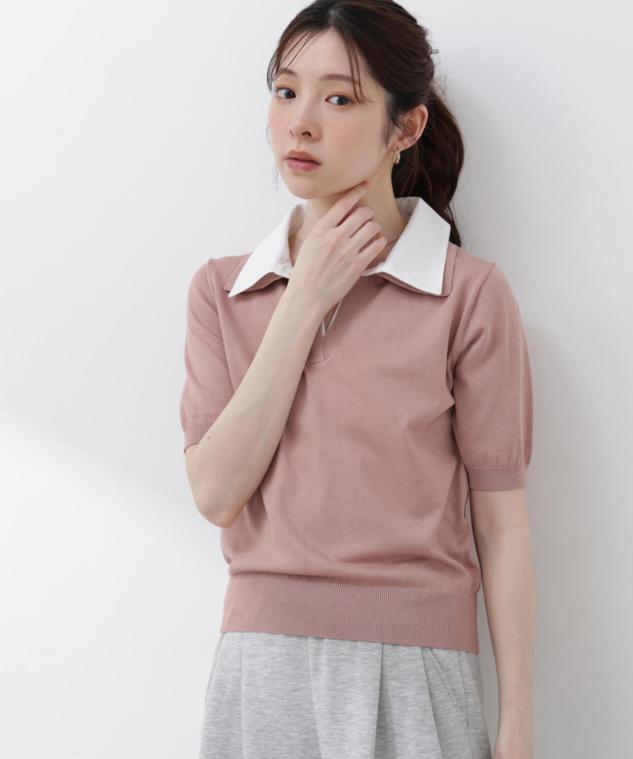 加藤栞さん着用】〈a/mie〉レイヤード風ポロニット | PROPORTION BODY