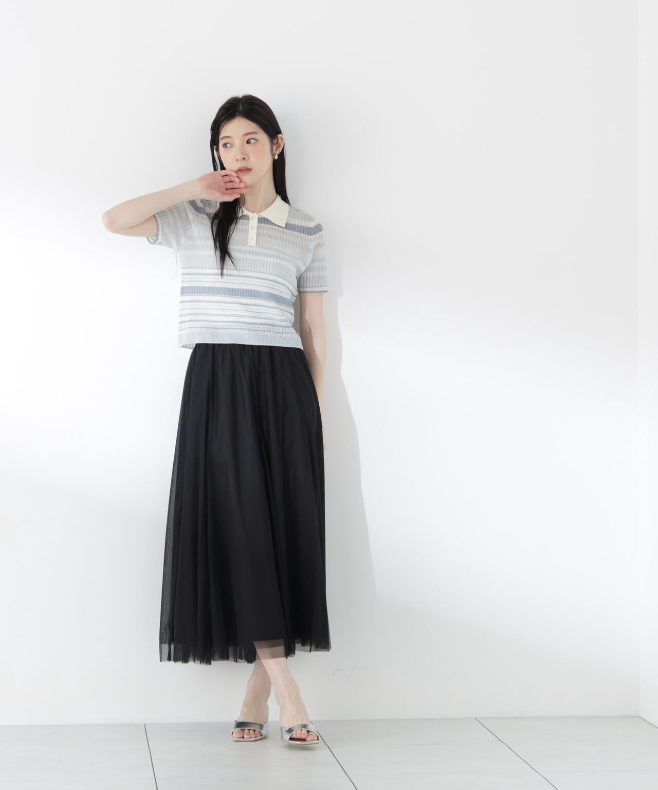 青島心さん着用＞〈a/mie〉ソフトシアーポロ衿ニットトップス