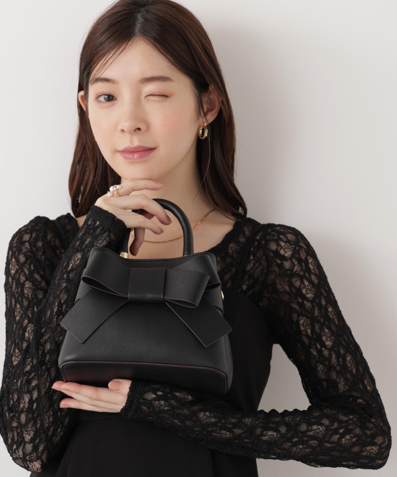 フロントリボンバッグミニ【ブラック・アイボリー：official site・ZOZOTOWN・一部店舗限定】