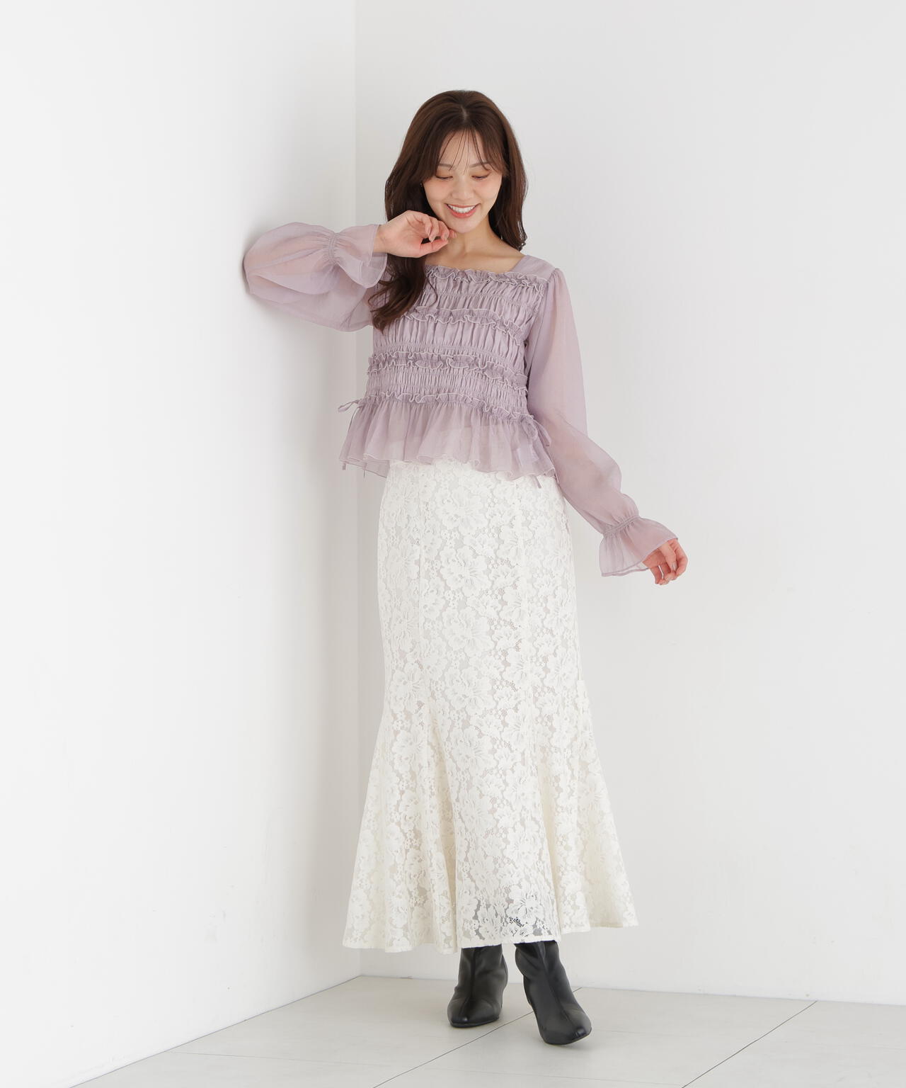 加藤栞さん着用＞＜a/mie＞シャーリングフリルキャンディースリーブ