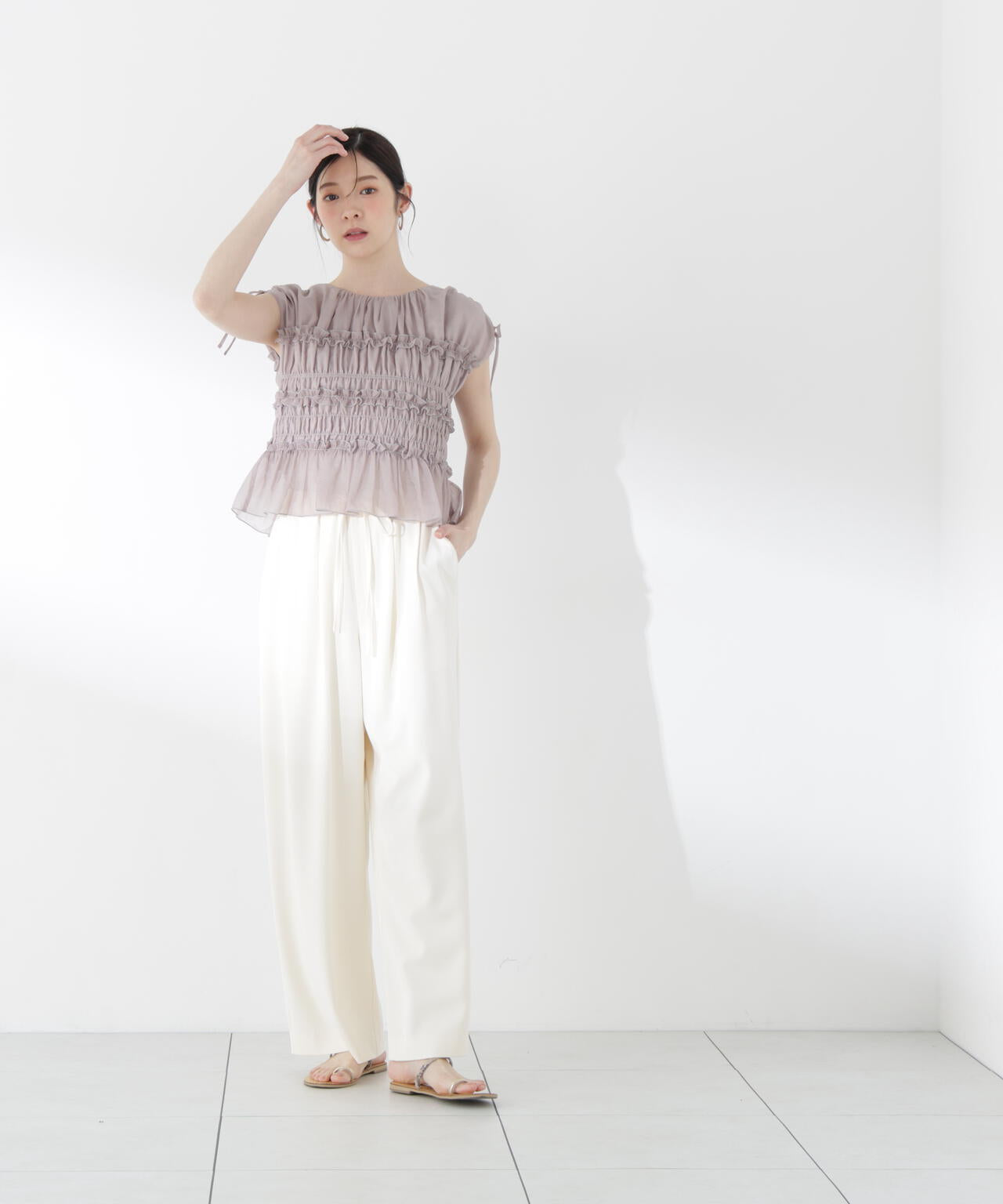 青島心さん着用＞〈a/mie〉シャーリングフリルブラウス | PROPORTION