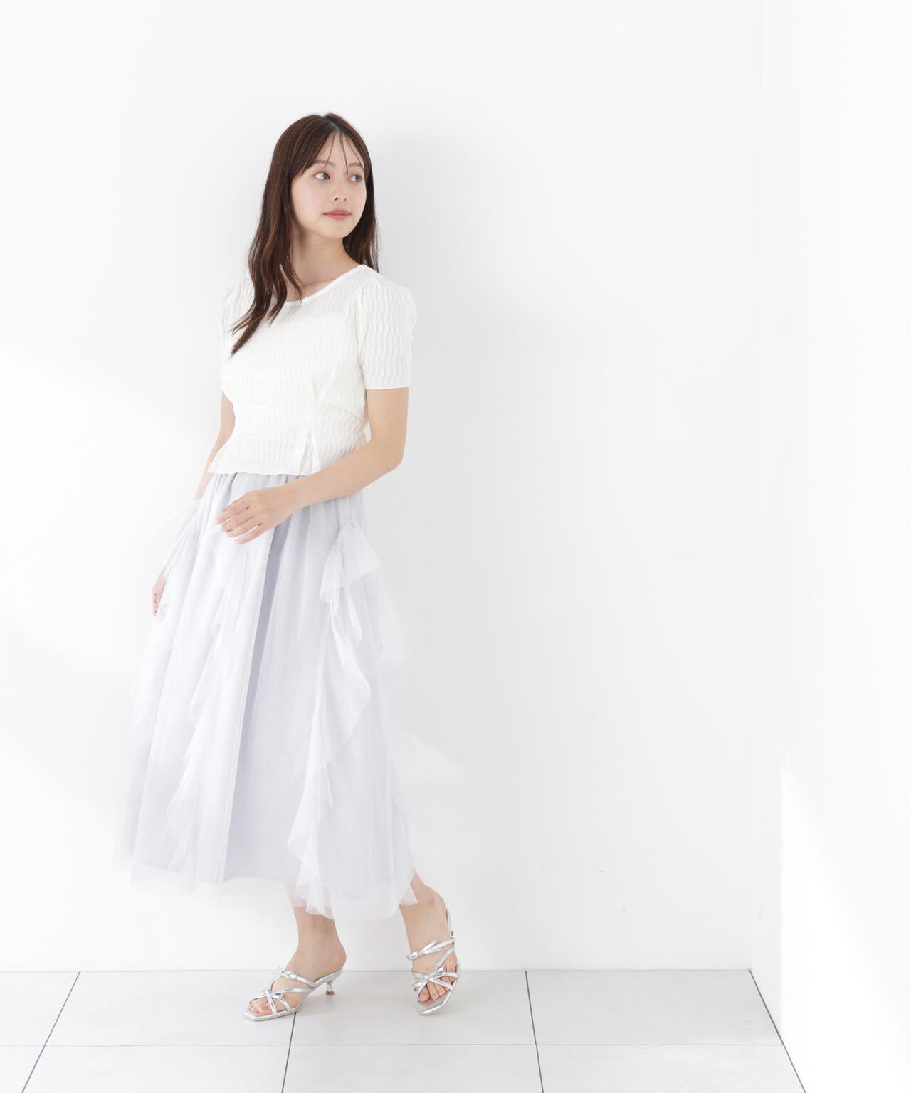 中川紅葉さん着用＞ラッフルチュールスカート | PROPORTION BODY