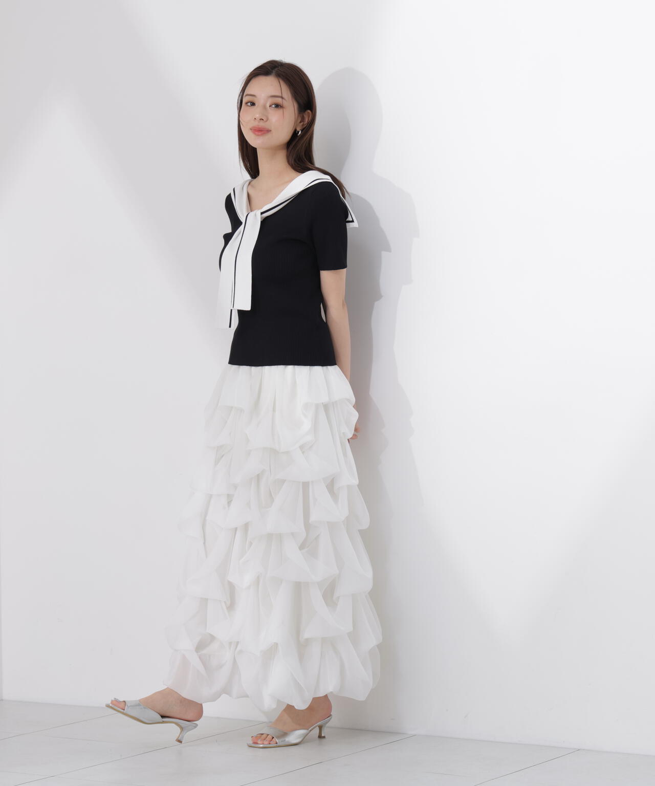 PROPORTION ＜山内ともなさんコラボ＞タックバルーンスカート ホワイト 山内ともなさんコラボ＞タックバルーンスカート | PROPORTION BODY