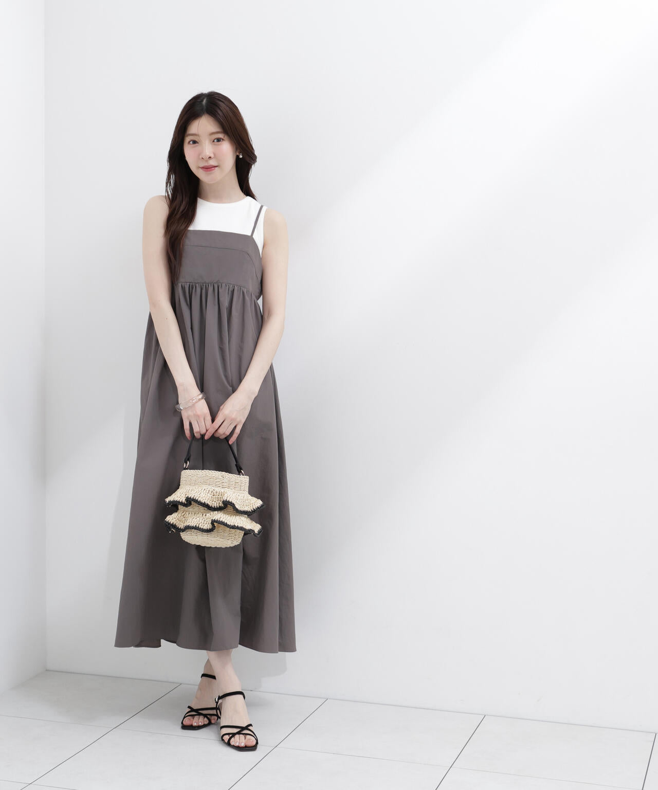 カットドッキングキャミワンピース【チャコール×ホワイト：WEB限定