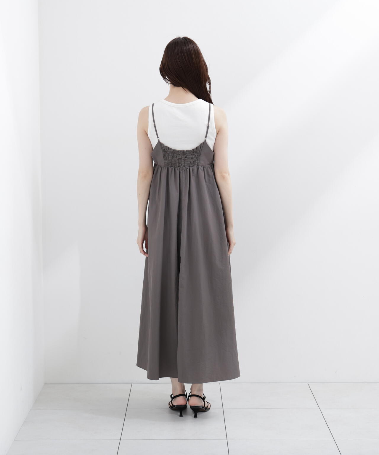 カットドッキングキャミワンピース【チャコール×ホワイト：WEB限定
