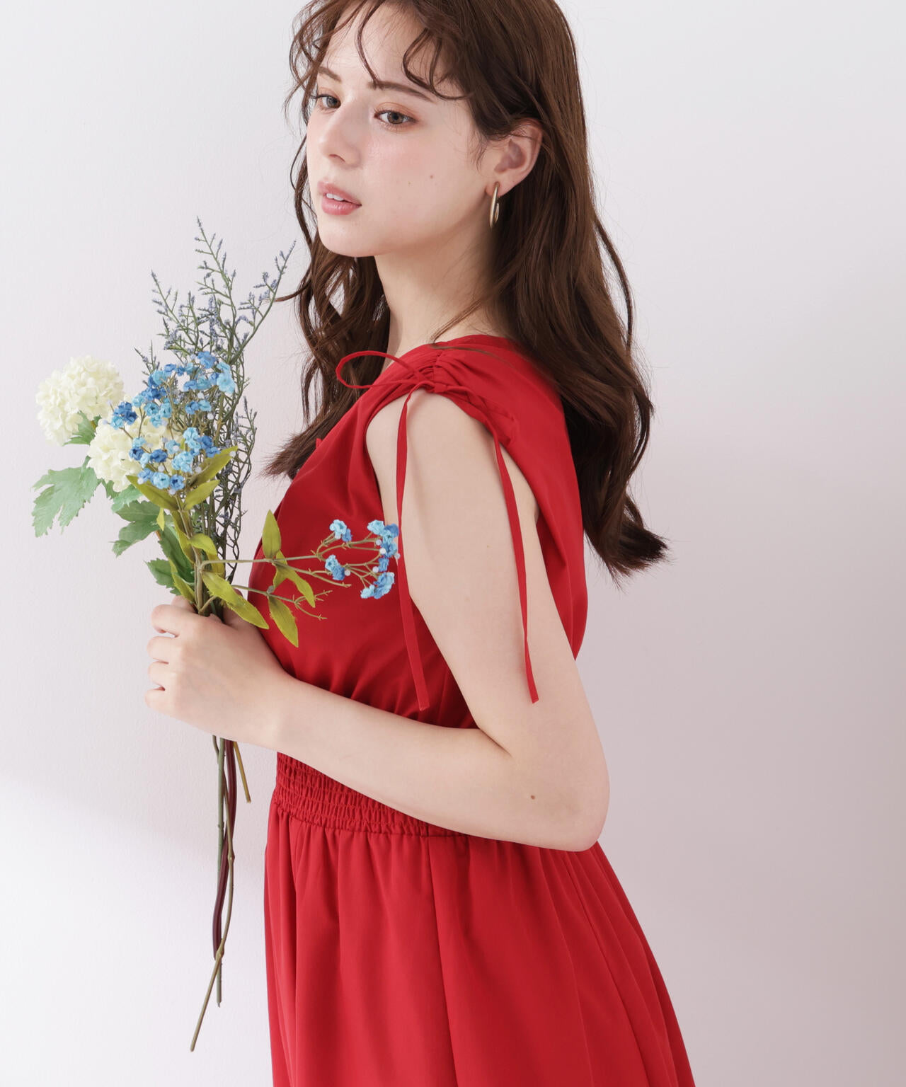 ＜中川紅葉さん着用＞ショルダーリボンギャザーワンピース