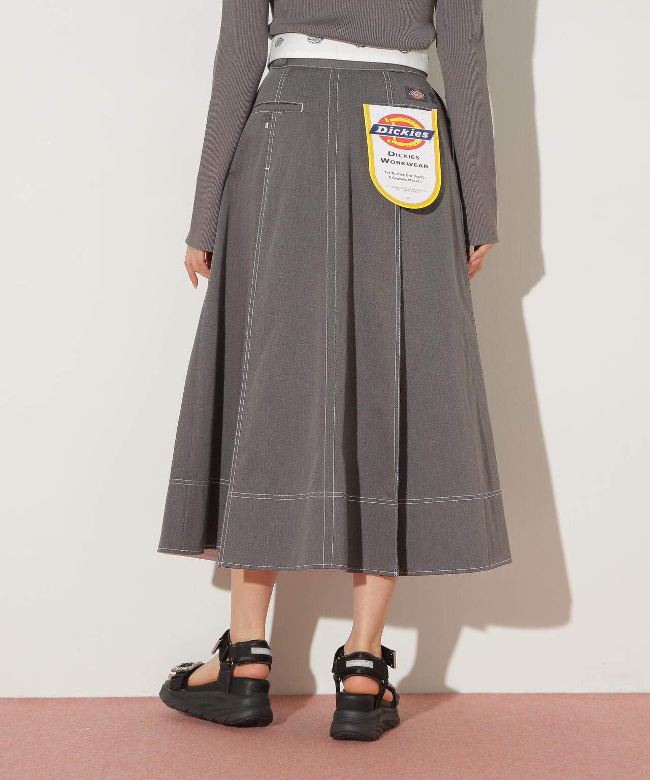 「Dickies × JILL by JILL STUART」別注ステッチロングスカート