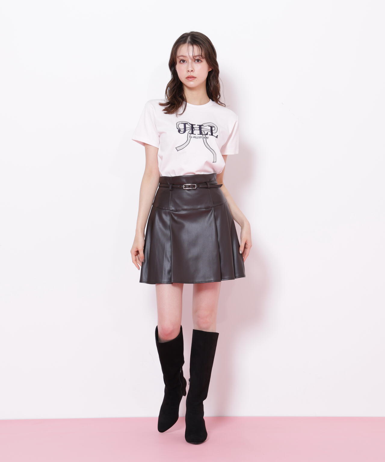 ビッグリボンロゴ刺繍Tシャツ