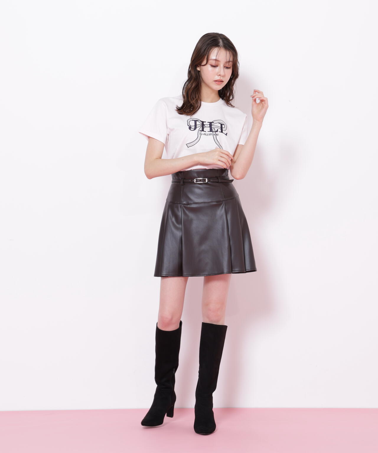 ビッグリボンロゴ刺繍Tシャツ