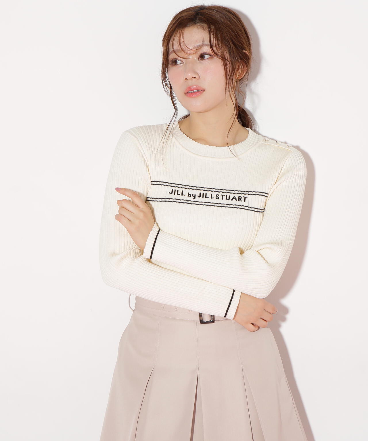 コンパクト配色ロゴニット