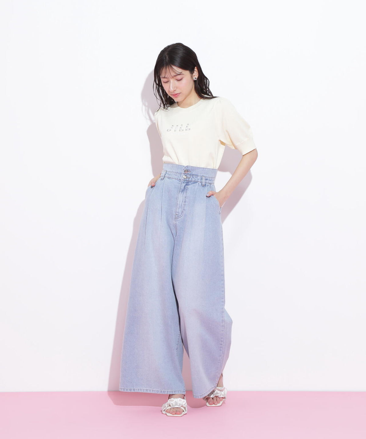 パールミニロゴパフスリーブニットトップス