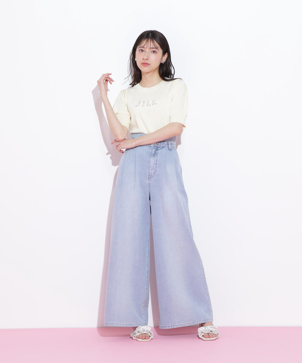 パールミニロゴパフスリーブニットトップス