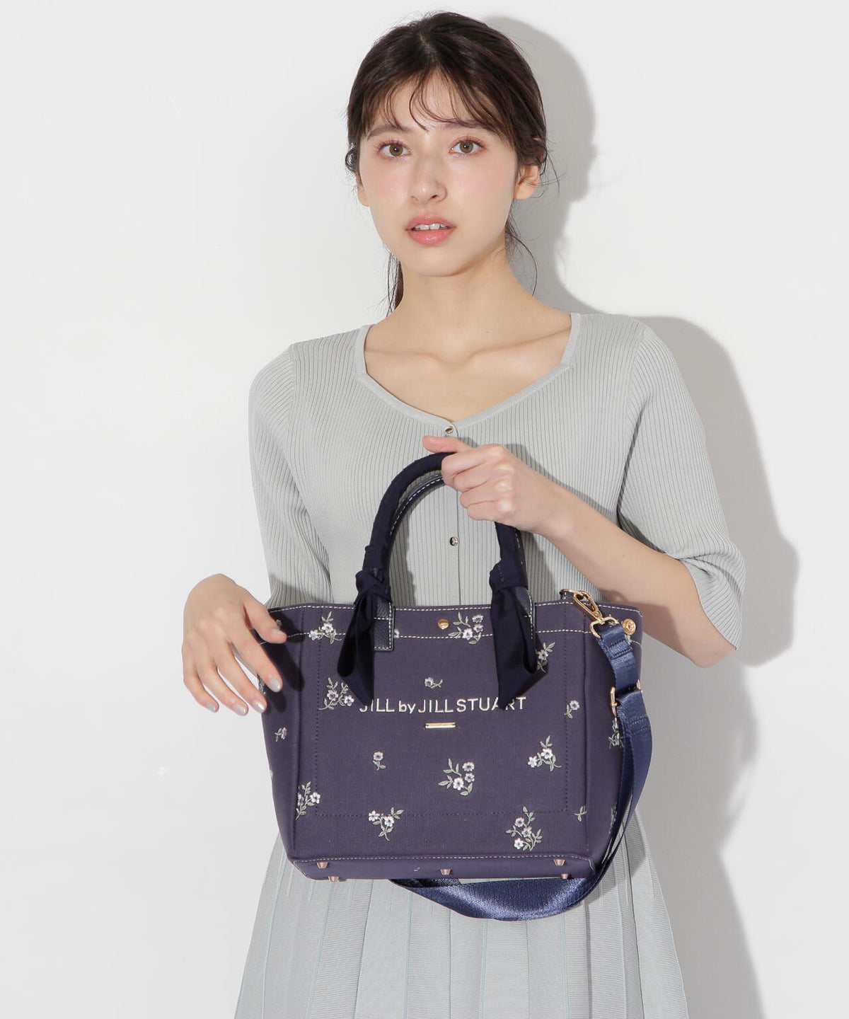 エンブロイダリーブルームトートバッグ
