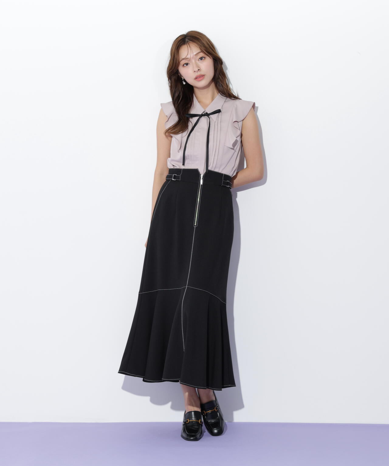 リボン付きピンタックノースリーブブラウス