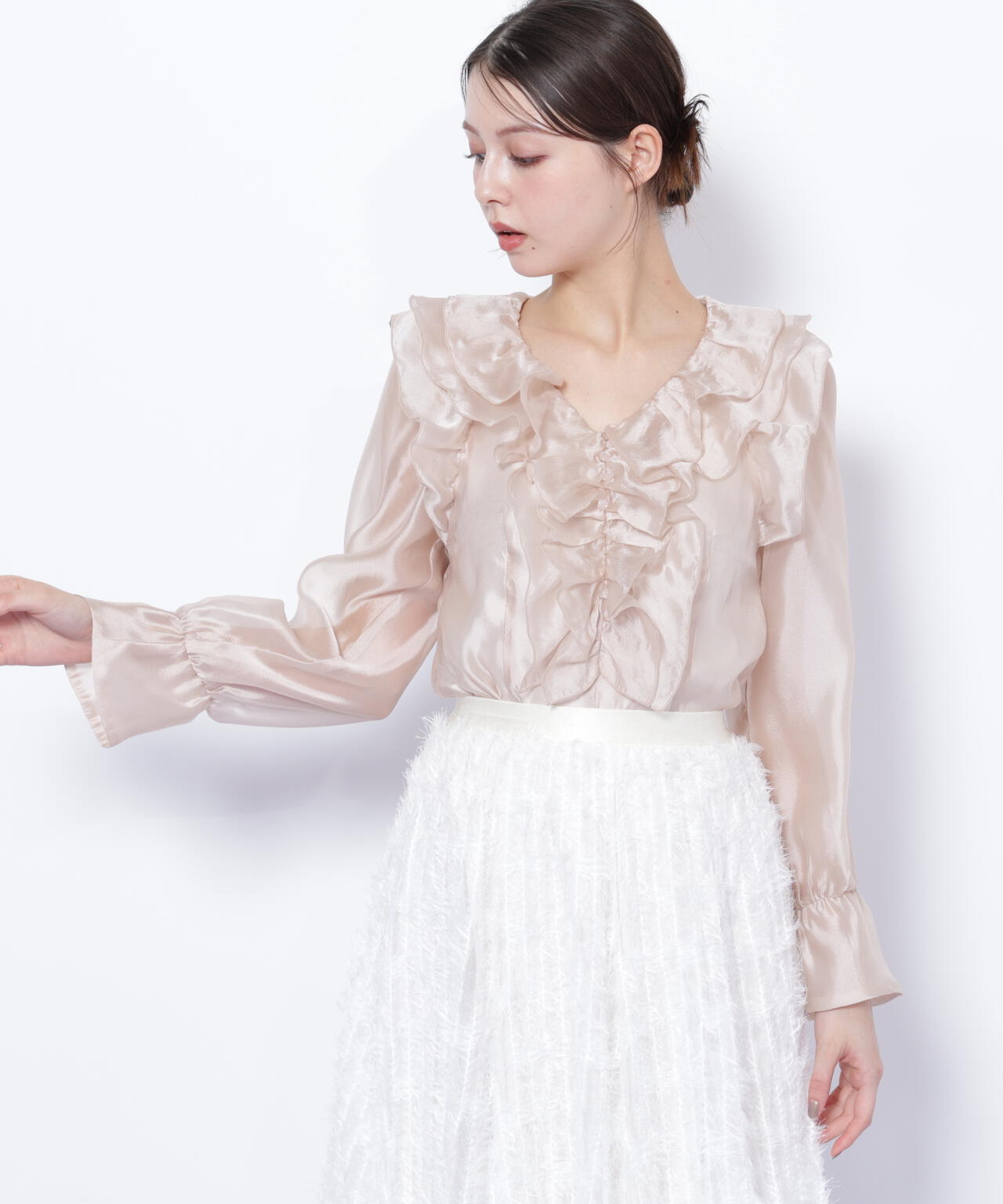 シアーフリルブラウス