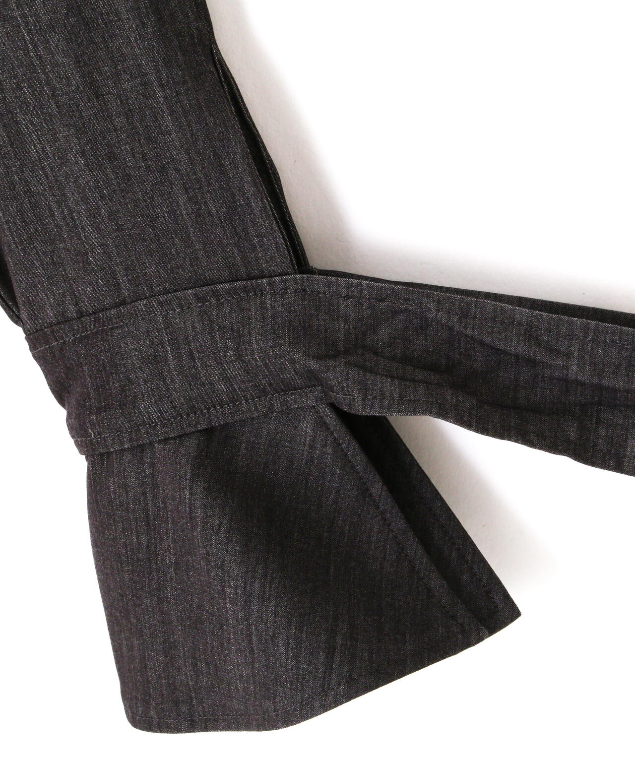 アイコニック袖リボンブラウス