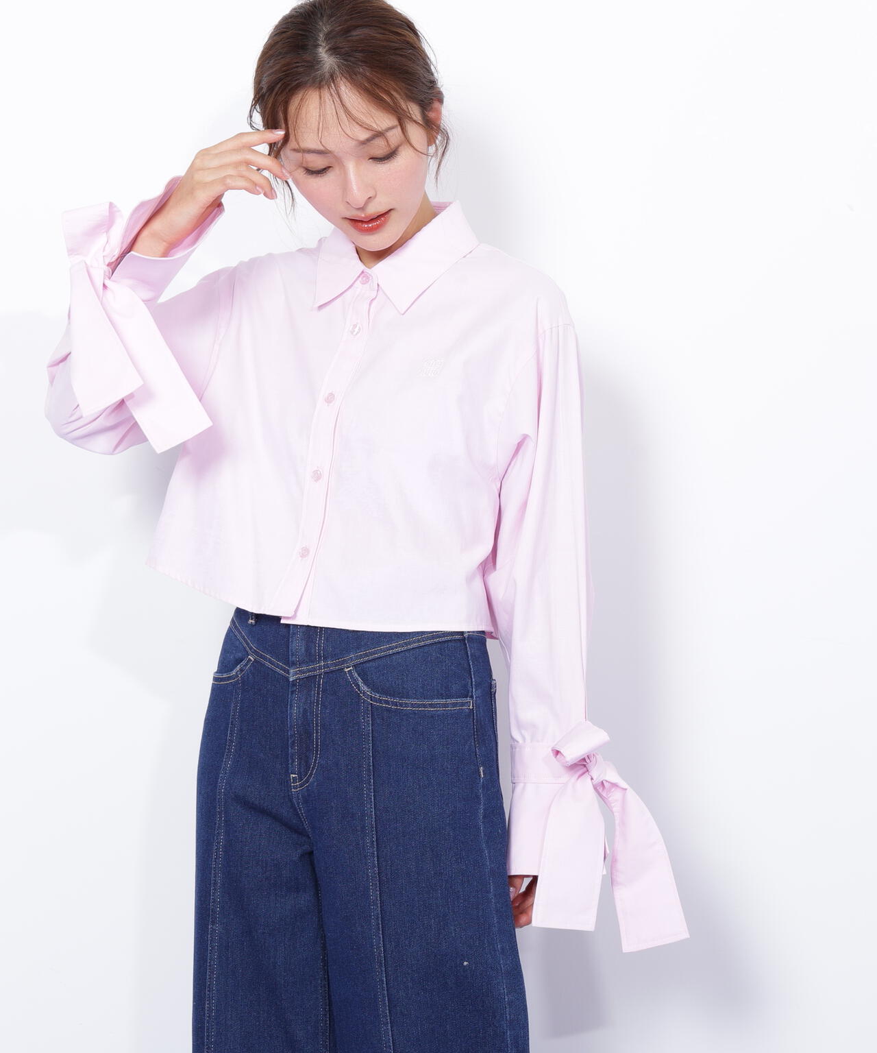 アイコニック袖リボンブラウス