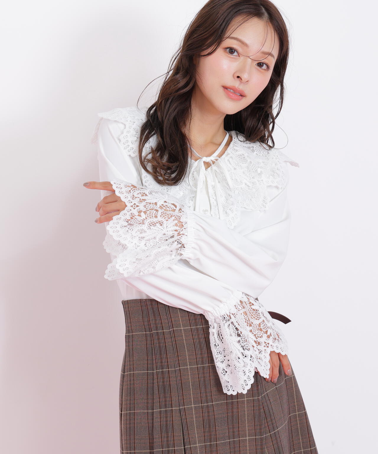 レース衿ブラウス