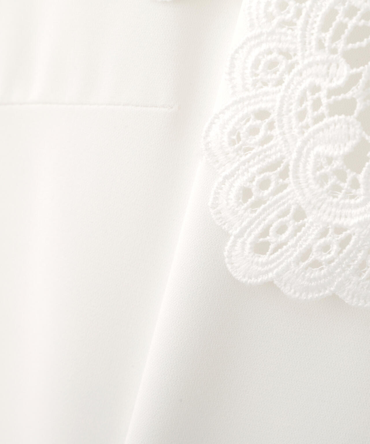 レース衿ブラウス