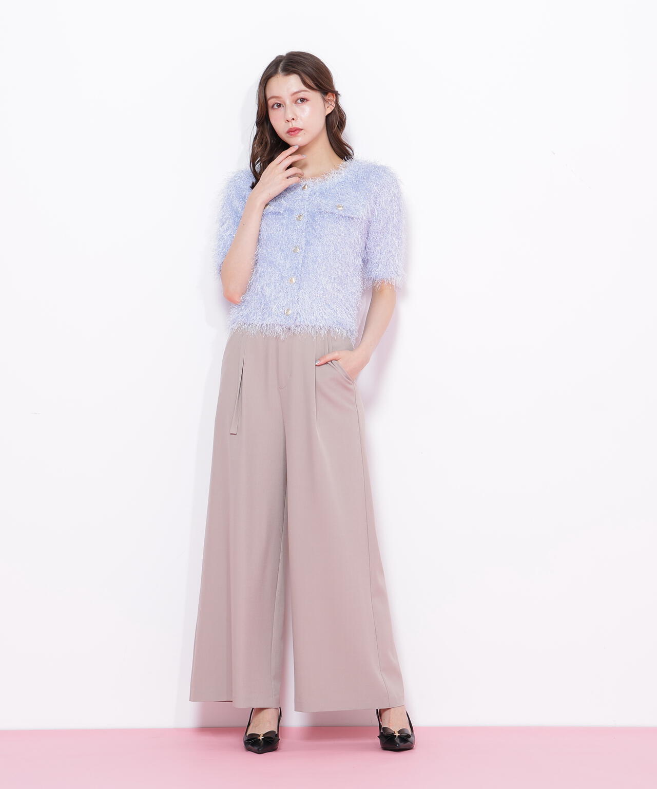 細ベルト付きワイドパンツ