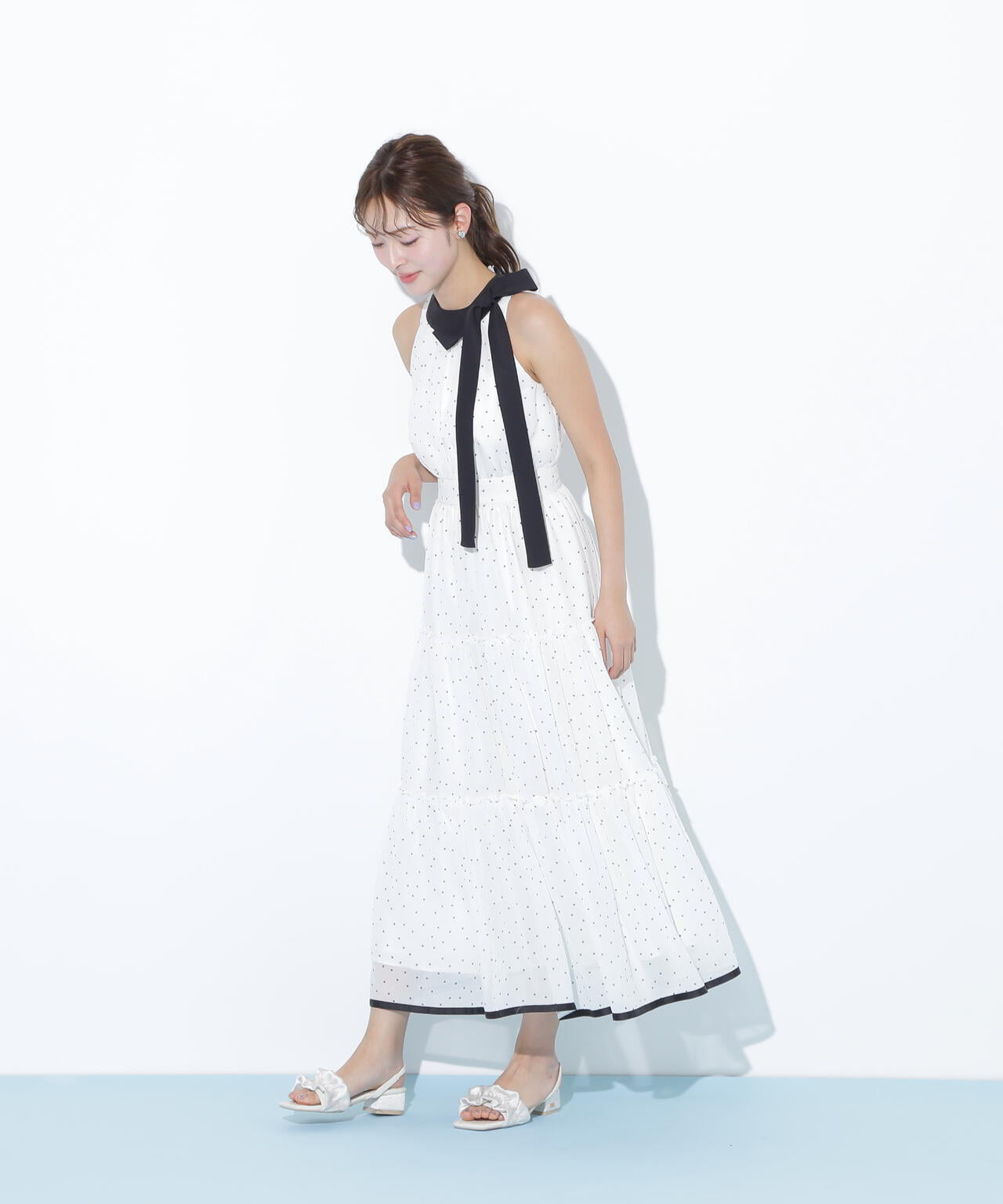 ホルターネックティアードワンピース