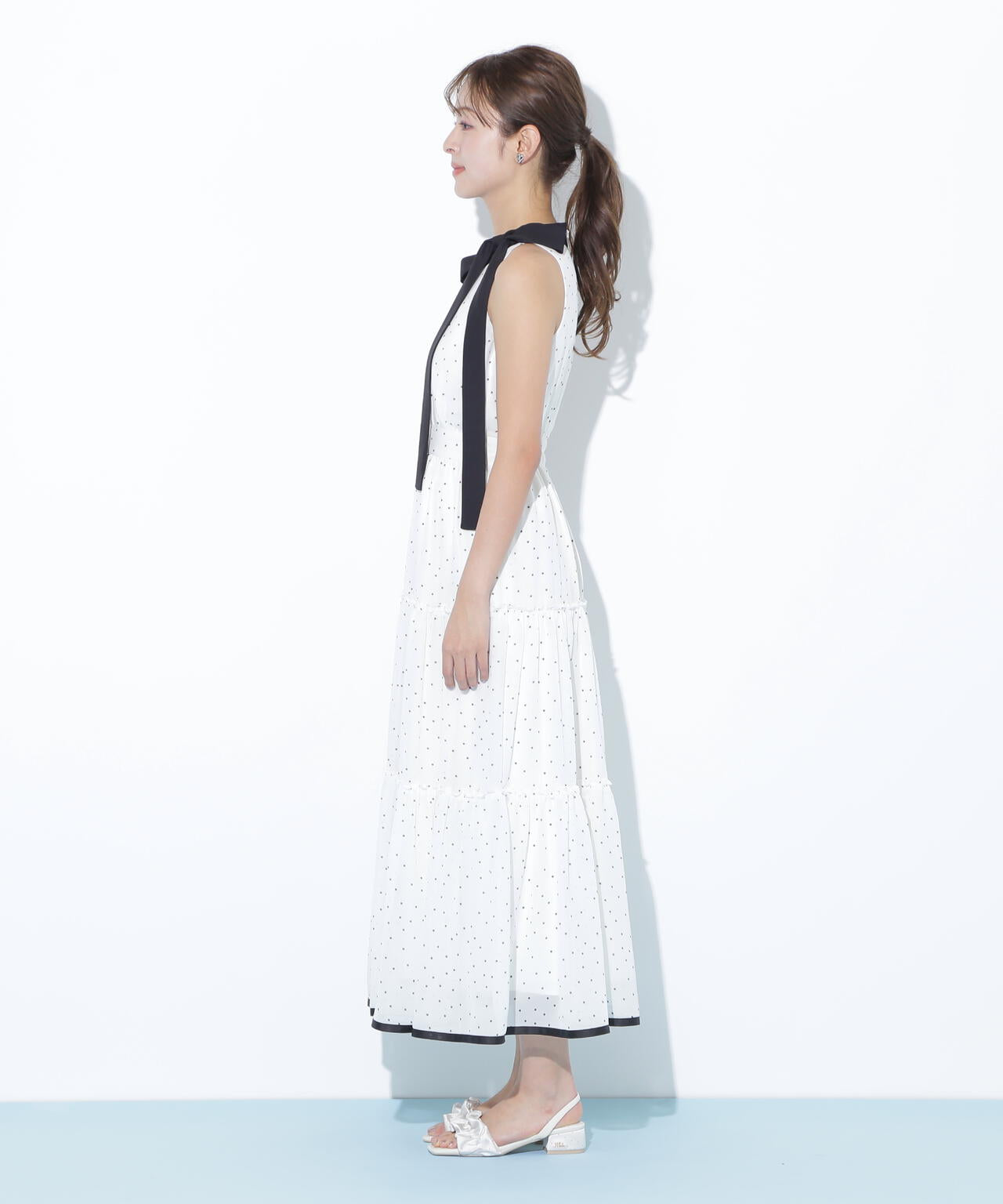 ホルターネックティアードワンピース