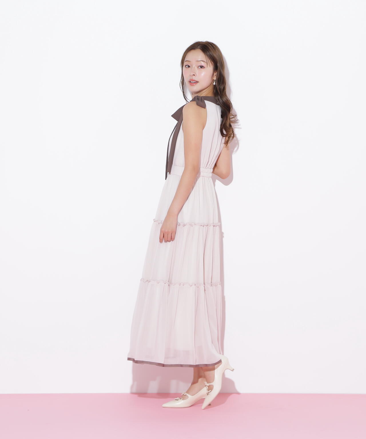 ホルターネックティアードワンピース