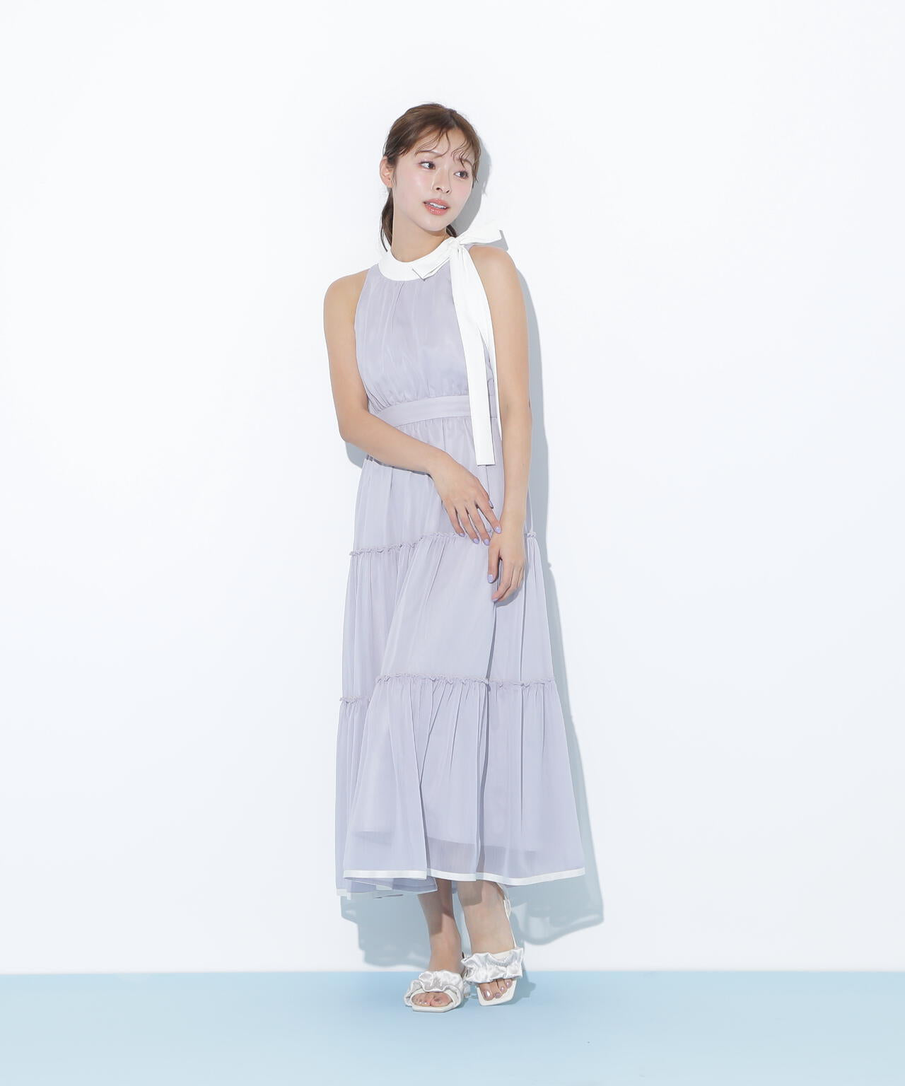 ホルターネックティアードワンピース