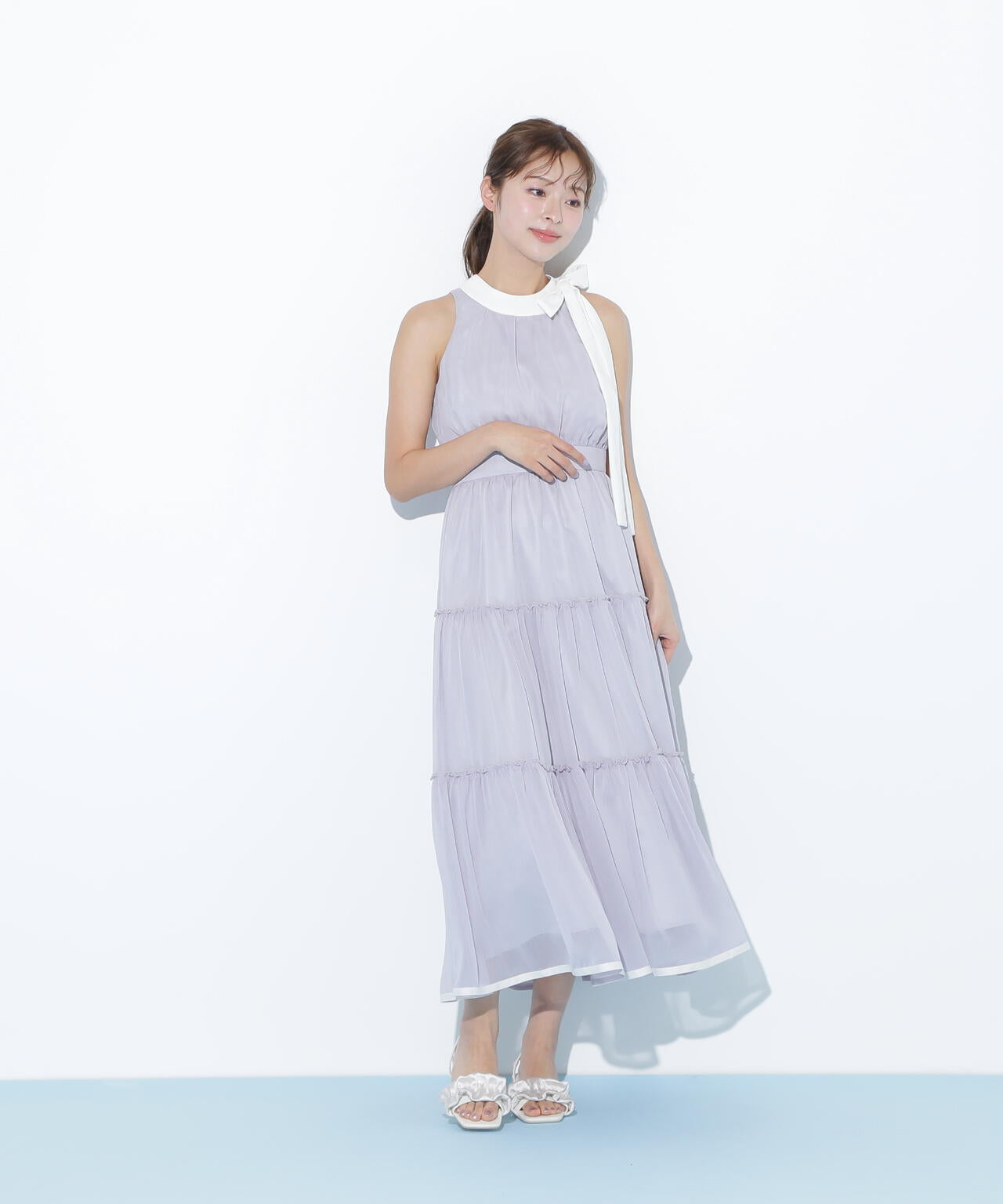 ホルターネックティアードワンピース