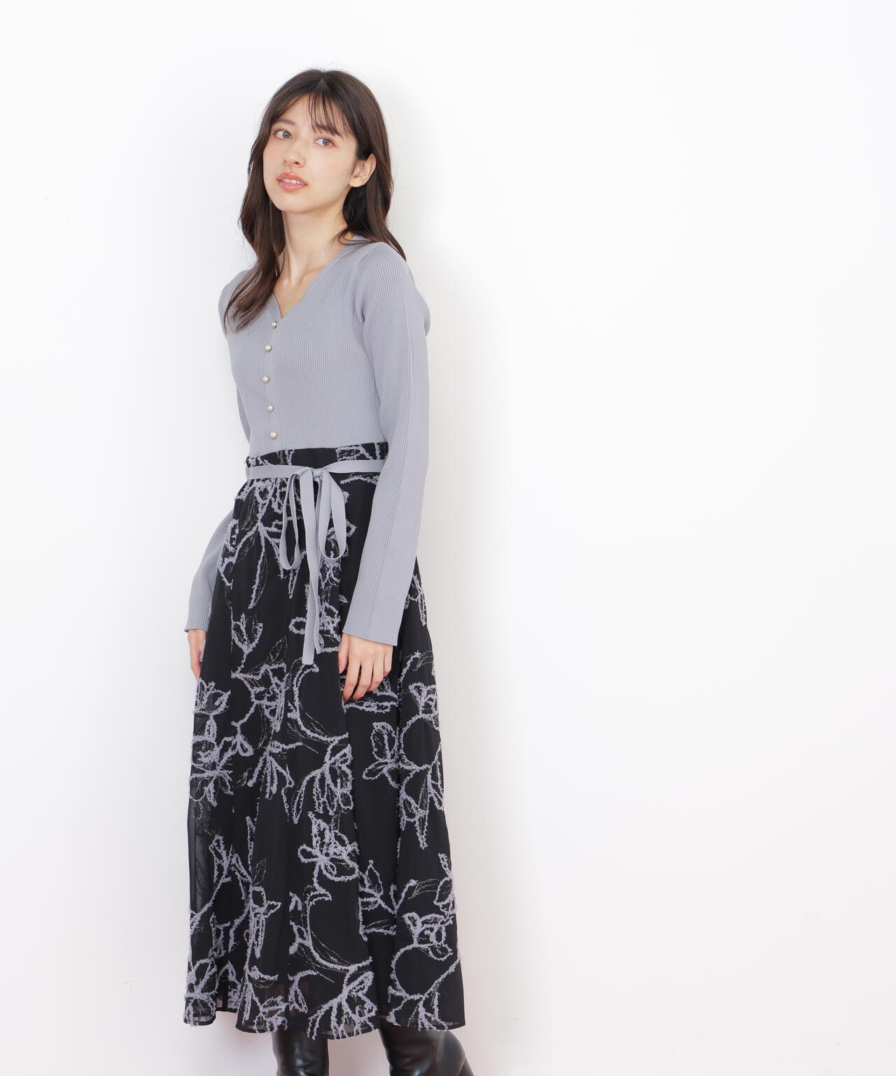 モール刺繍ドッキングニットワンピース