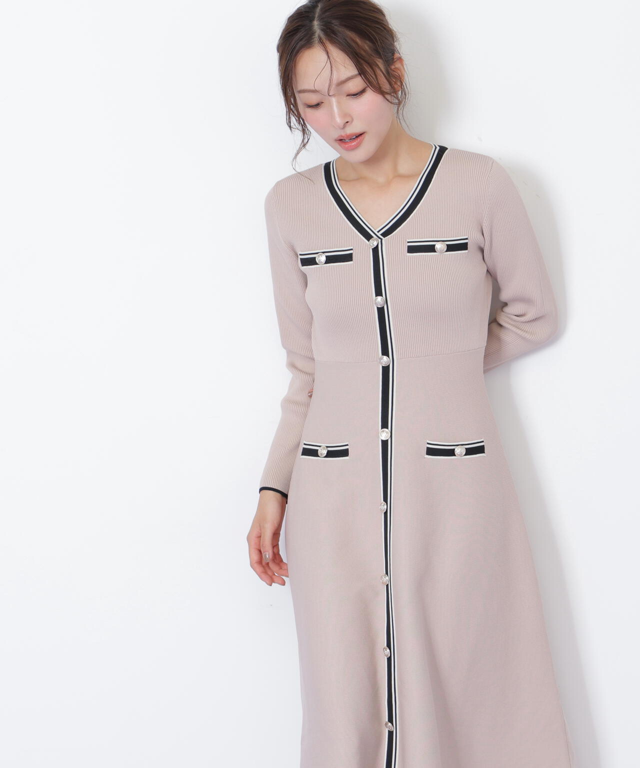 Vネック配色ラインフレアワンピース