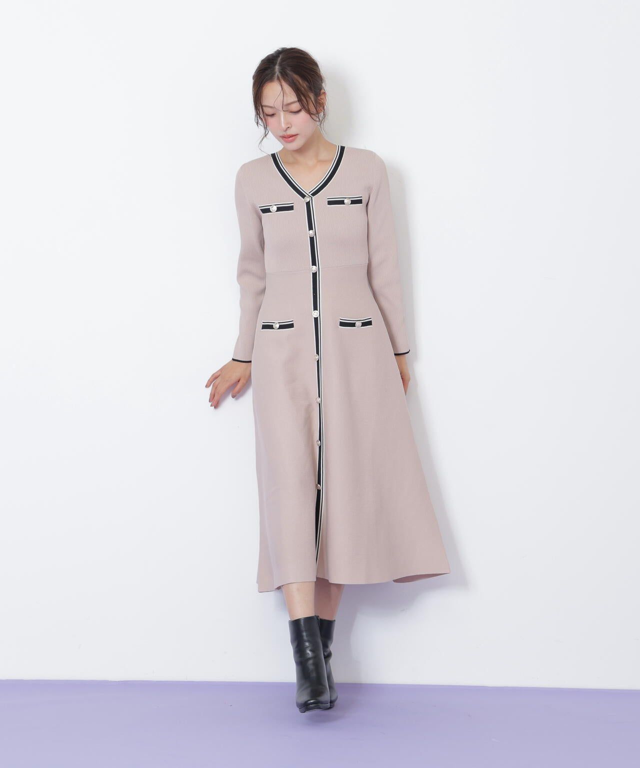 Vネック配色ラインフレアワンピース