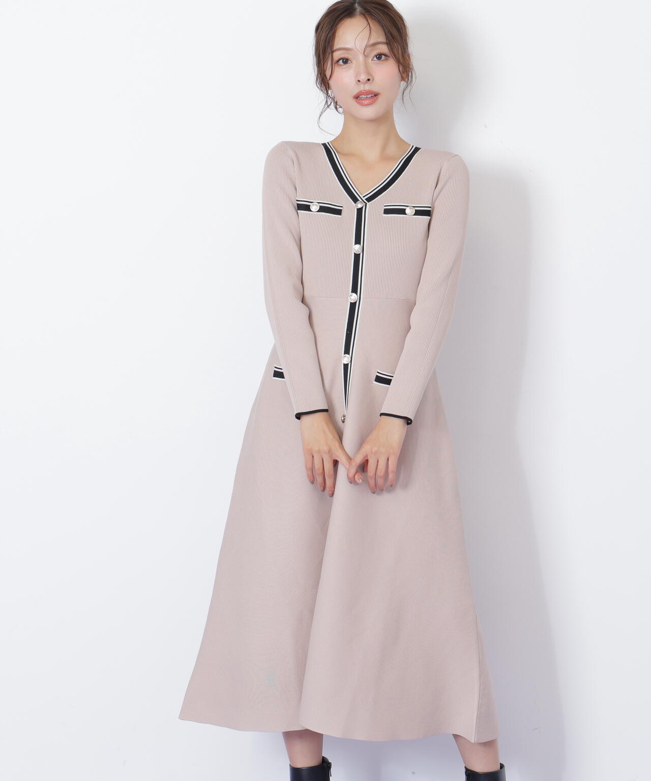 Vネック配色ラインフレアワンピース