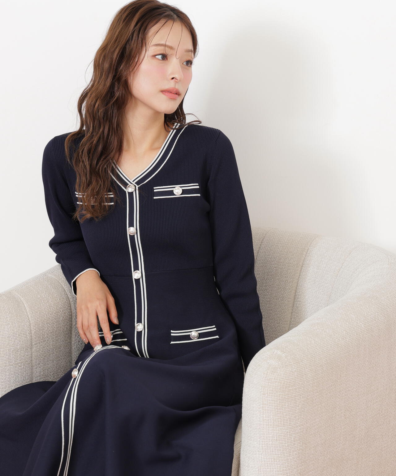 Vネック配色ラインフレアワンピース