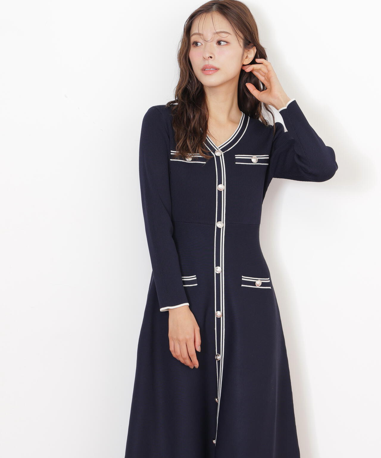 Vネック配色ラインフレアワンピース