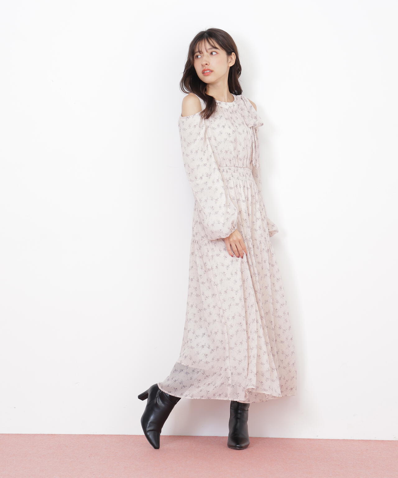 小花柄ボウタイワンピース