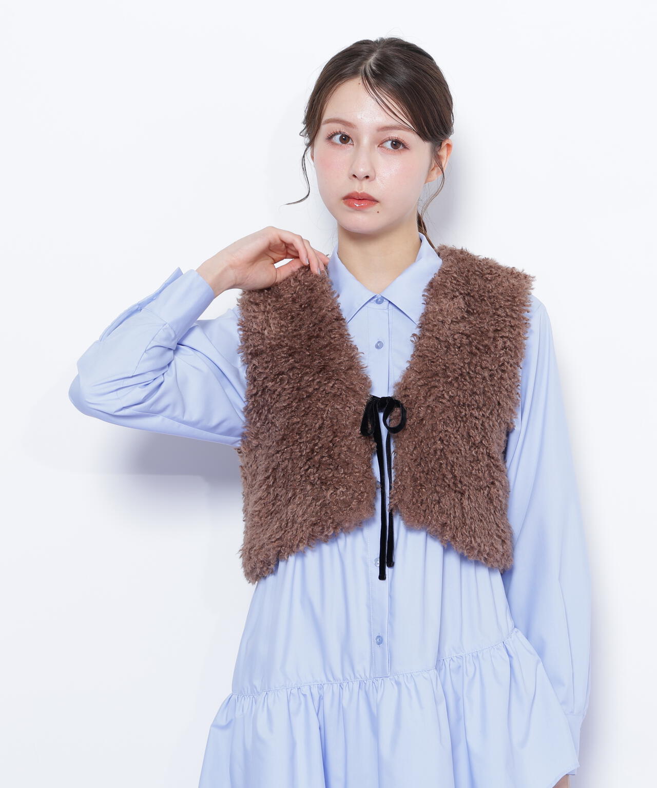 ♡胸元スパンコールリボン結びボアベスト リボン付きボアベスト | JILL by JILL STUART（ジル バイ ジル