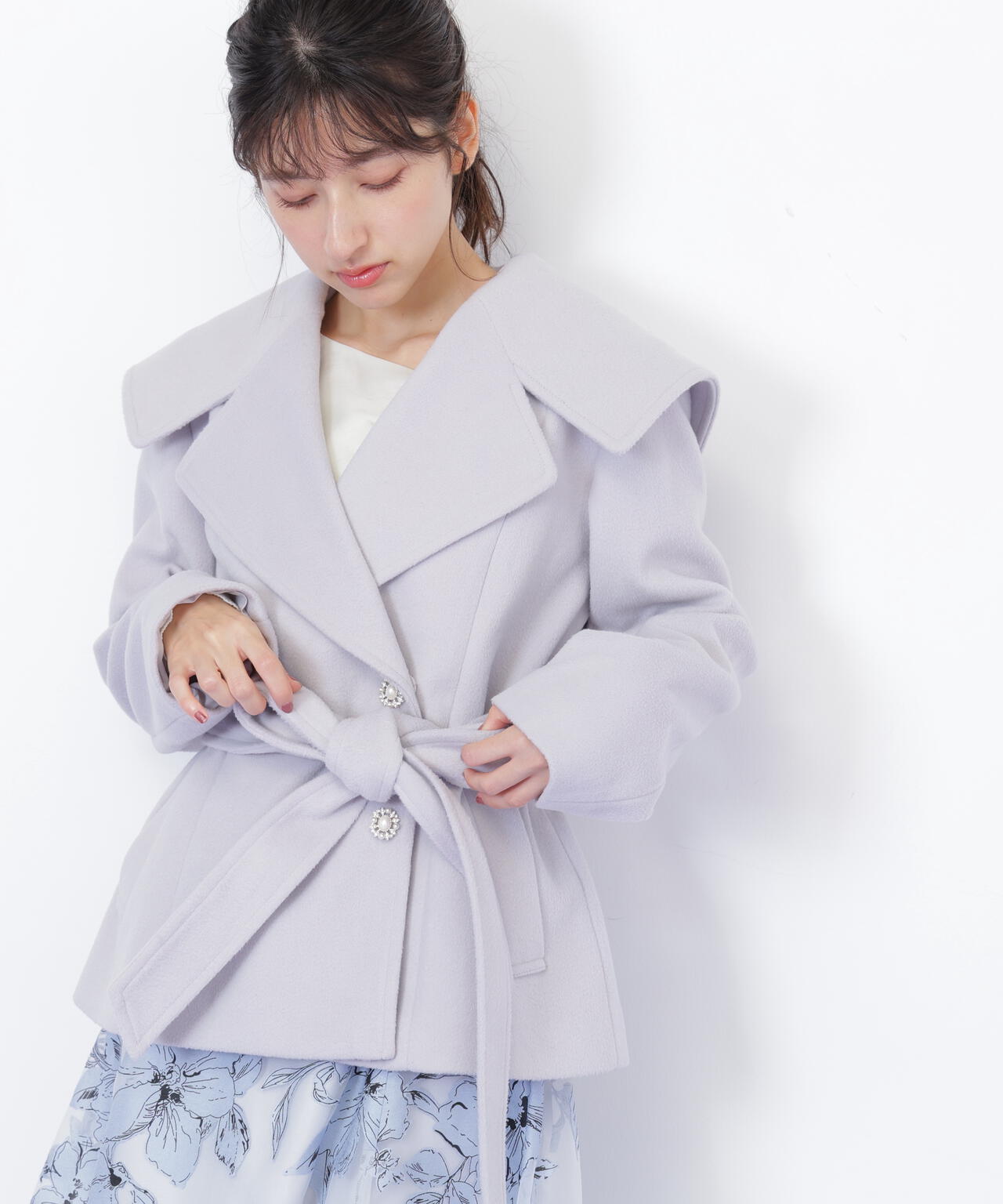 新品未使用 ジルスチュアートバックタックボリュームコート ジルスチュアート バックタックボリュームコート