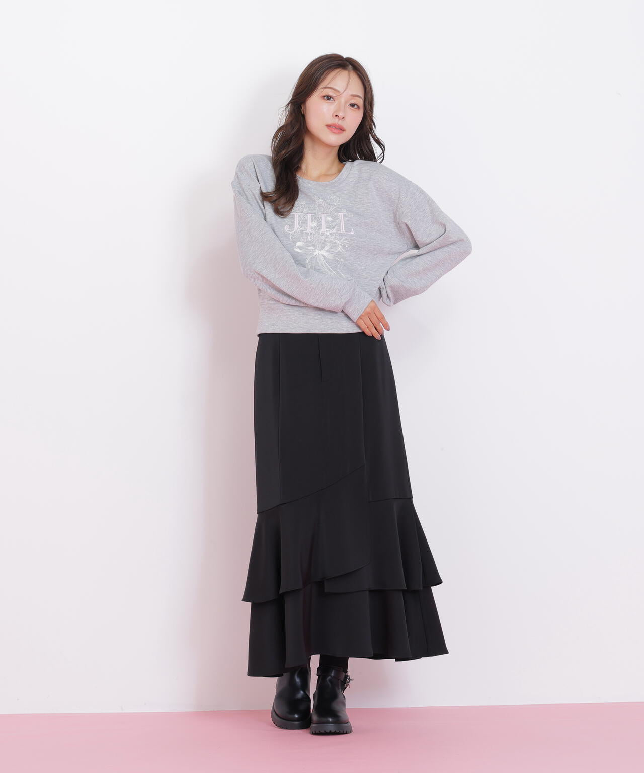 リボンブーケロゴ刺繍スウェット