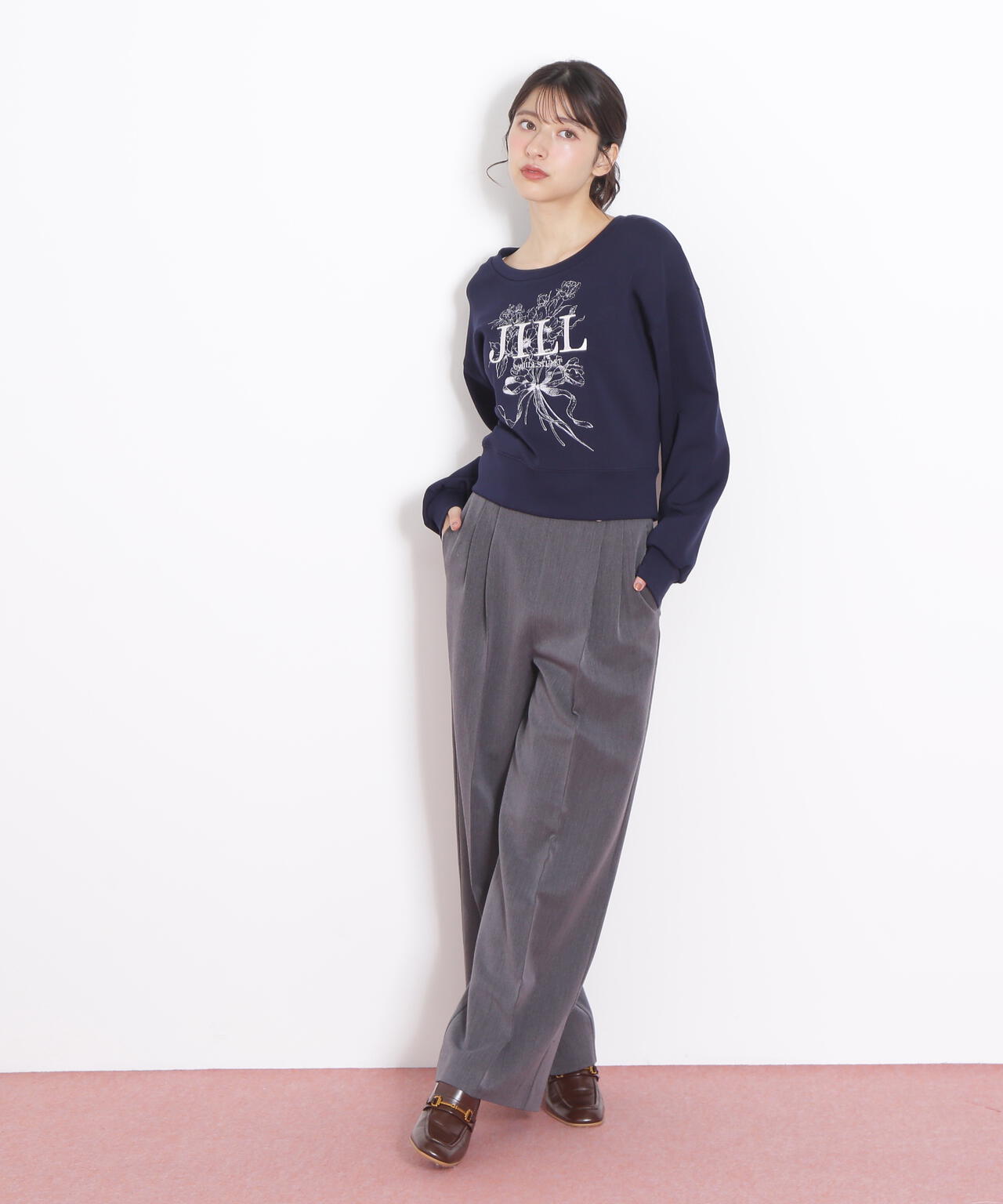 リボンブーケロゴ刺繍スウェット