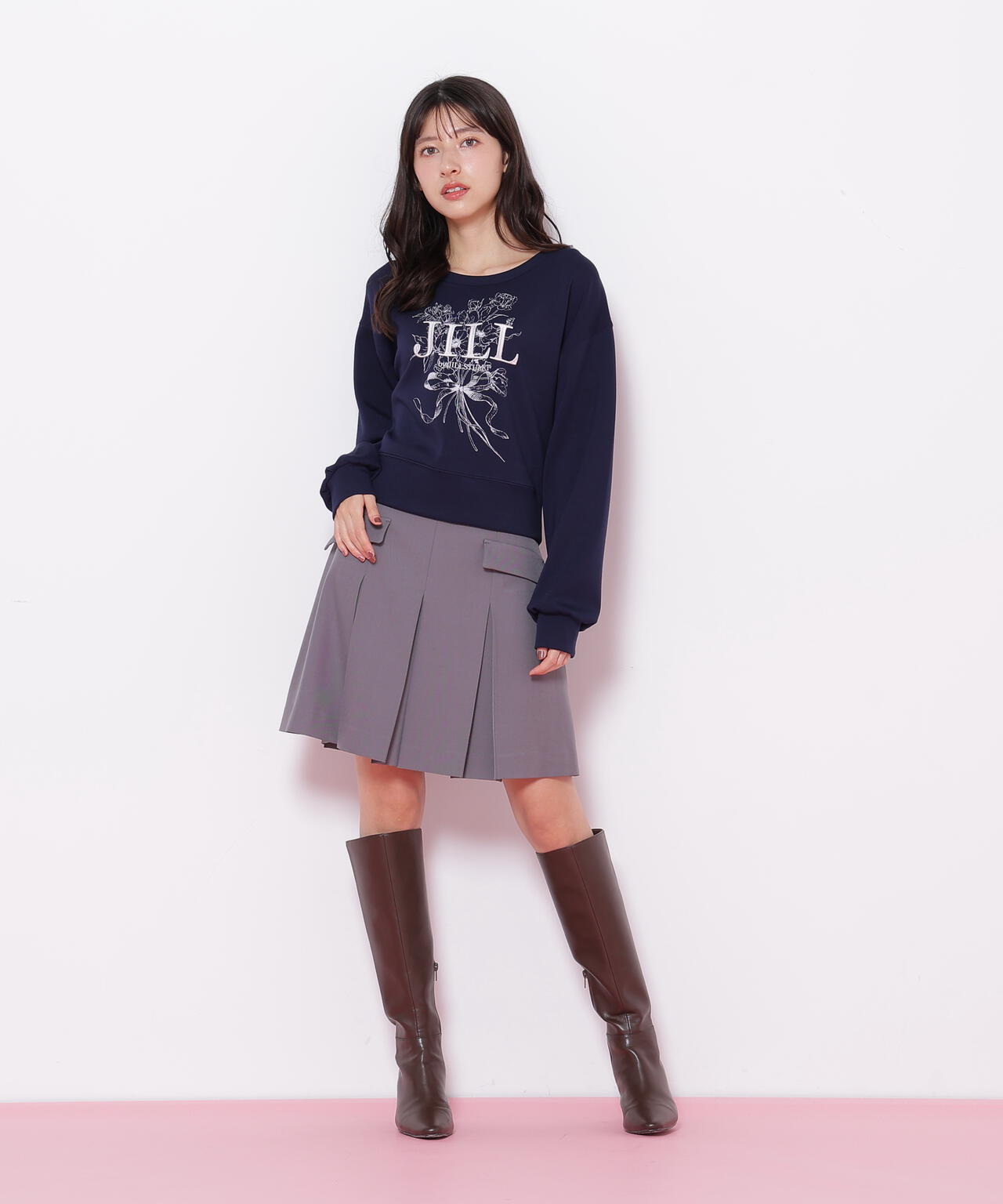 リボンブーケロゴ刺繍スウェット