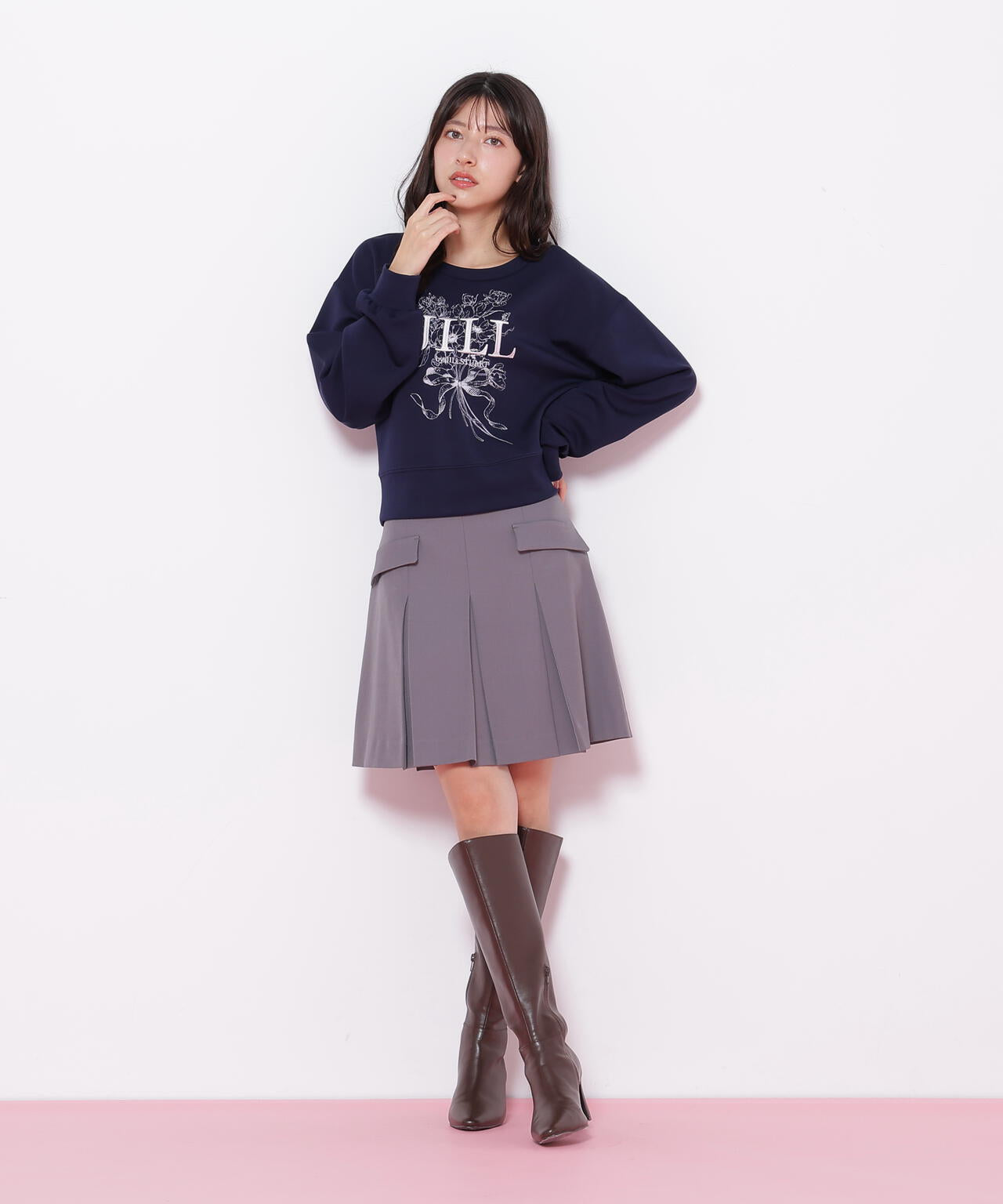 リボンブーケロゴ刺繍スウェット