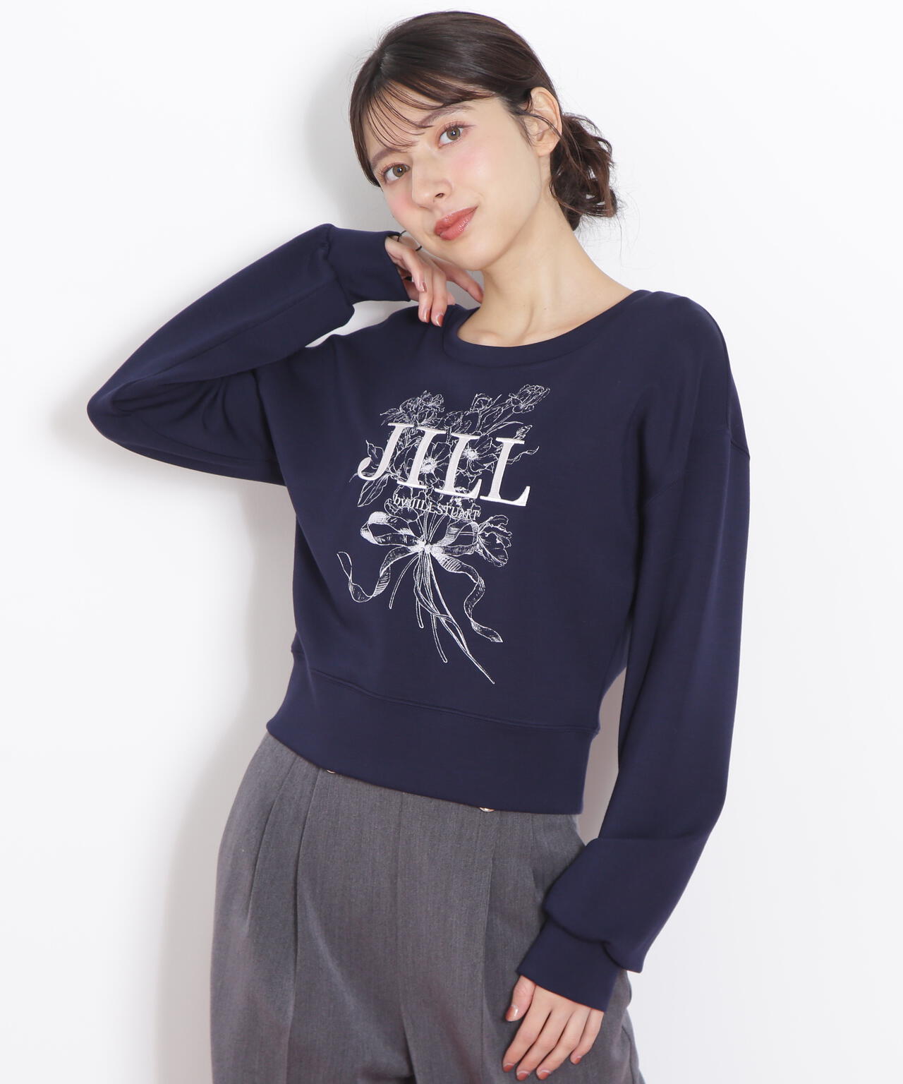 リボンブーケロゴ刺繍スウェット