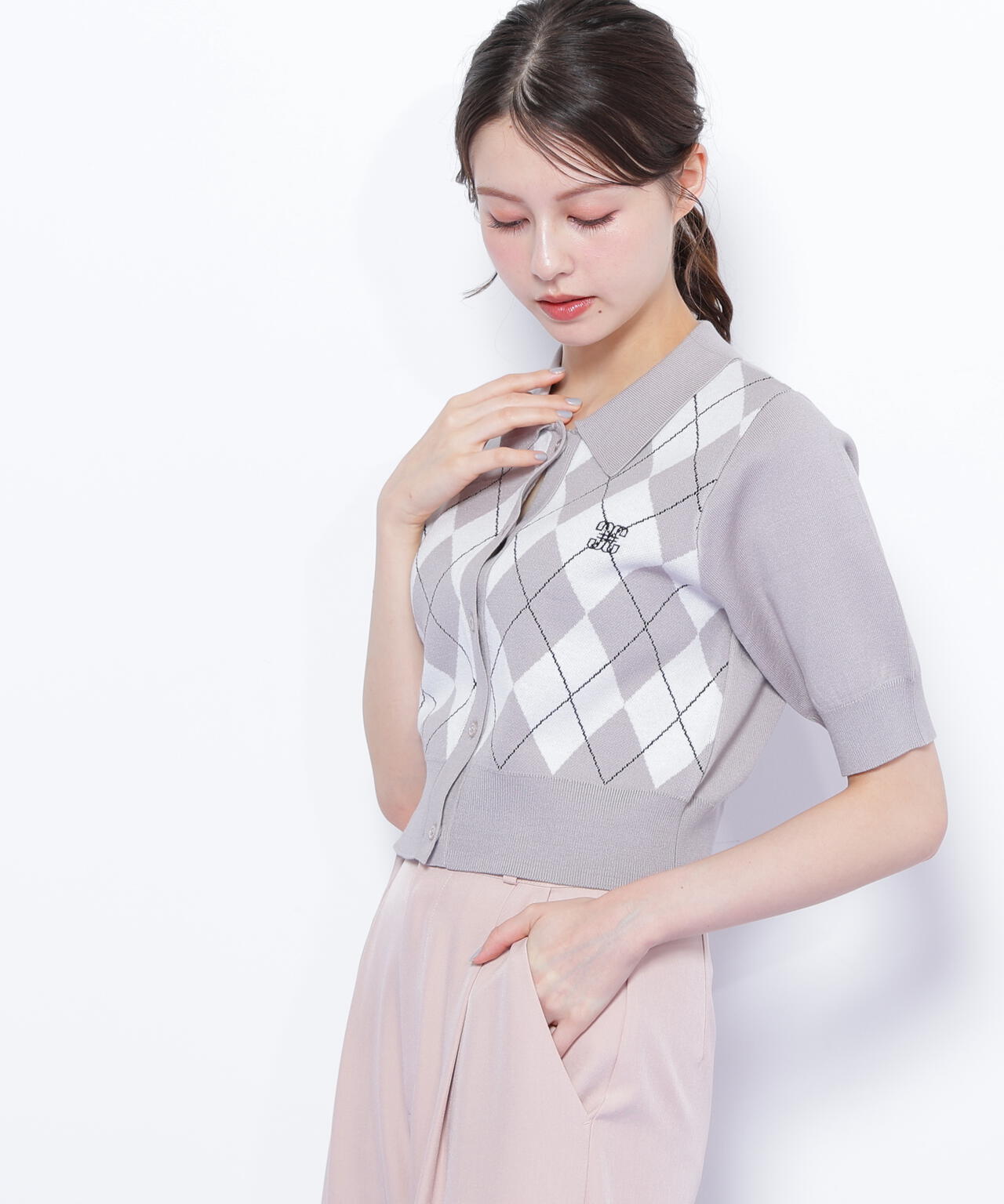 ポロ衿アーガイルニット