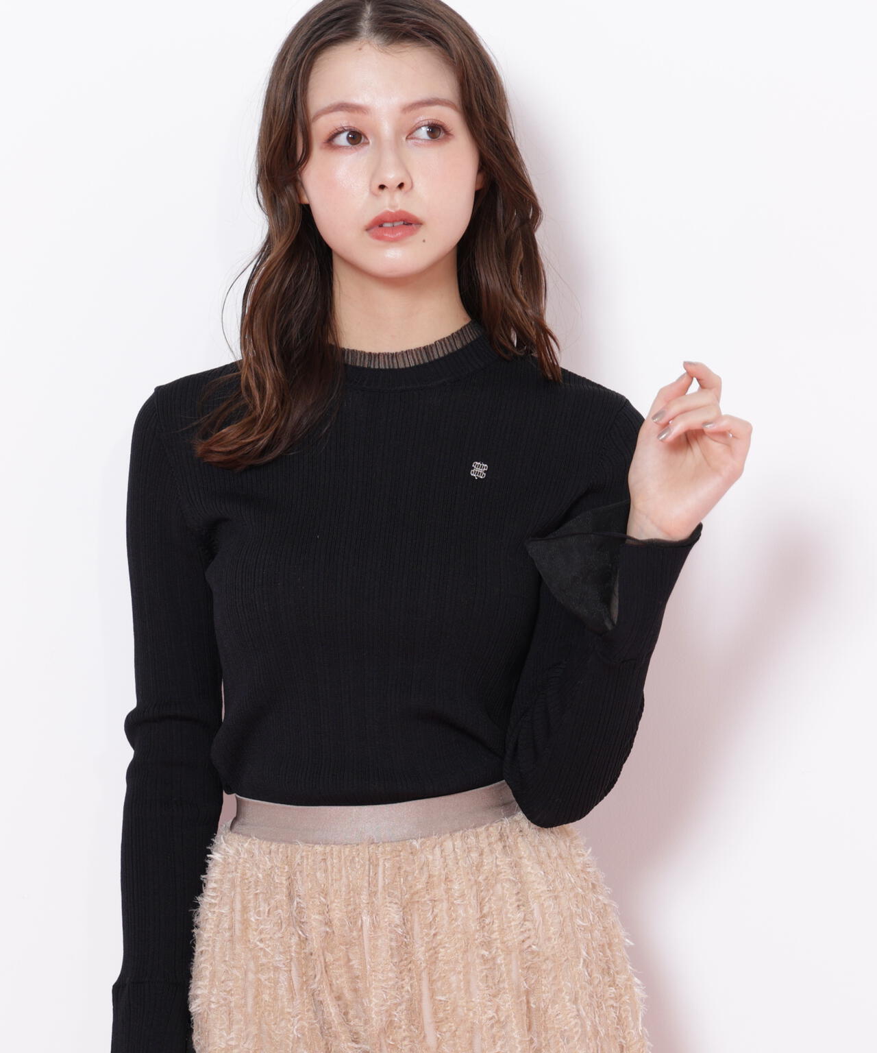 シアーフリルニット