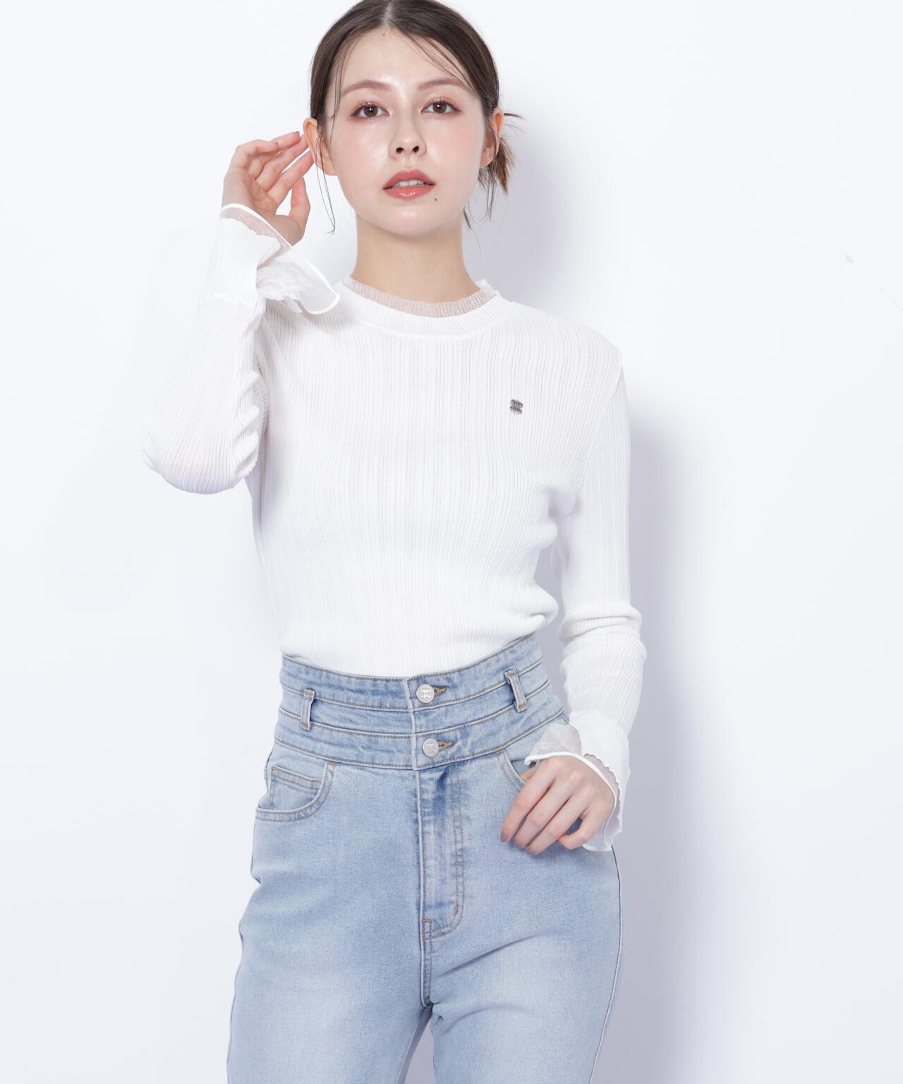 シアーフリルニット