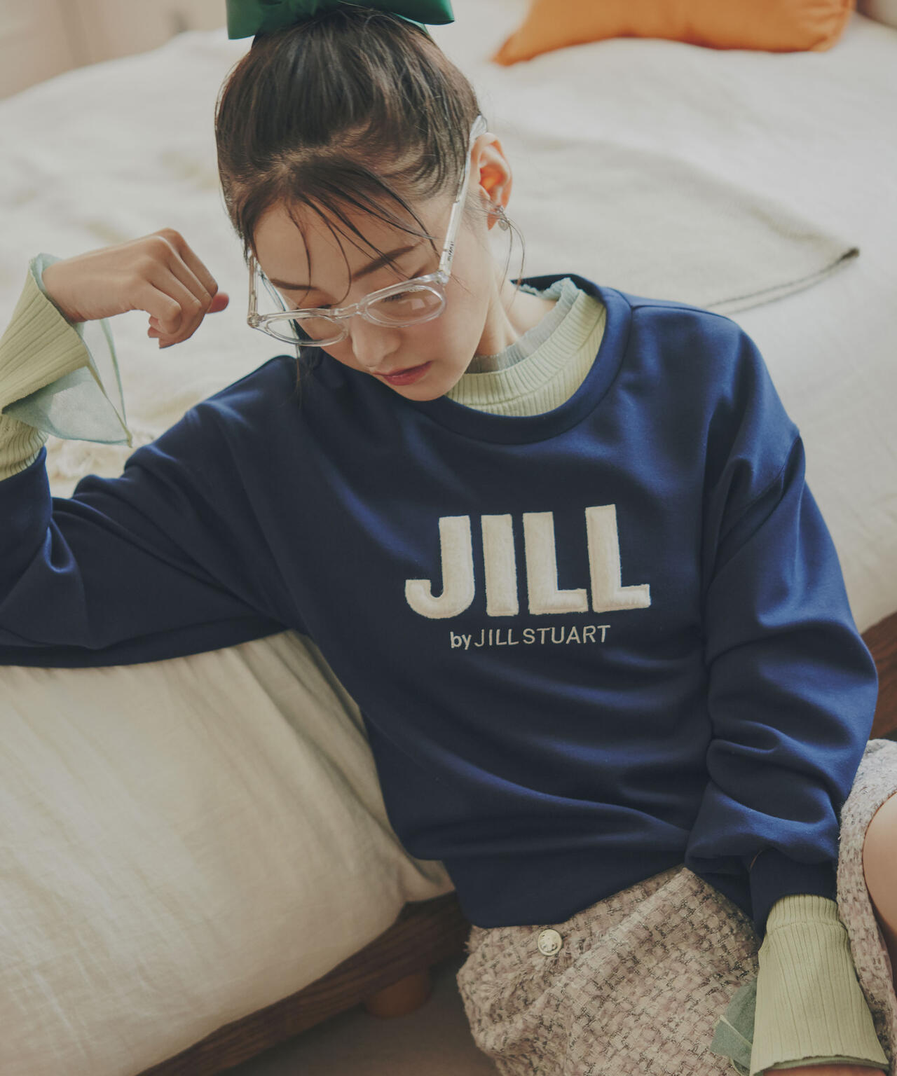 シアーフリルニット