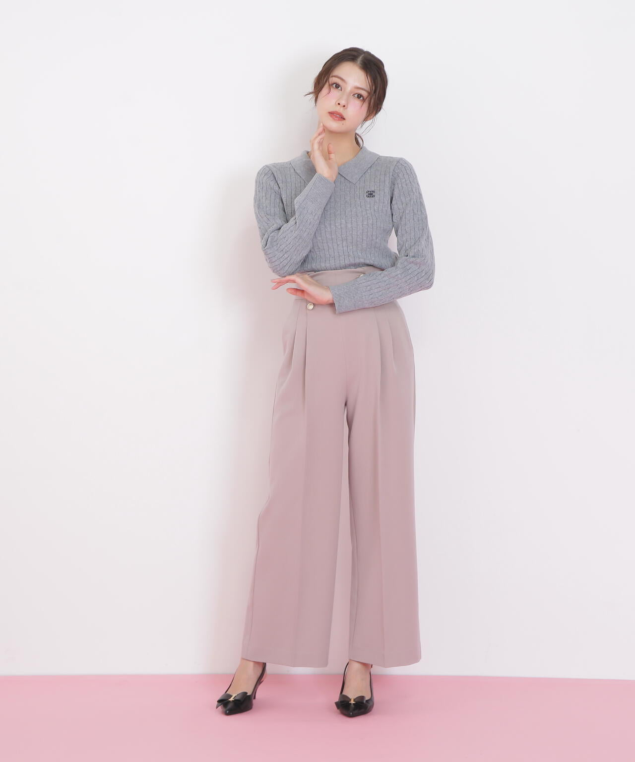 レイヤード衿ケーブルニット