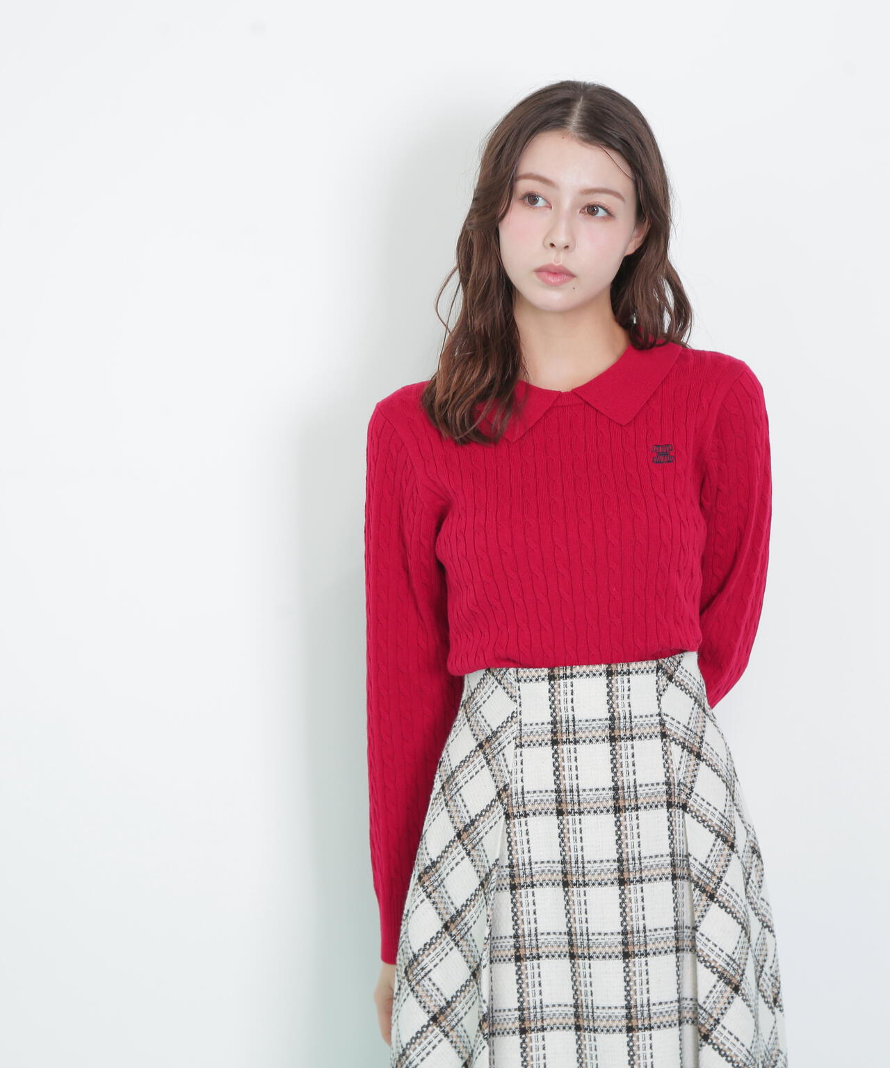 レイヤード衿ケーブルニット